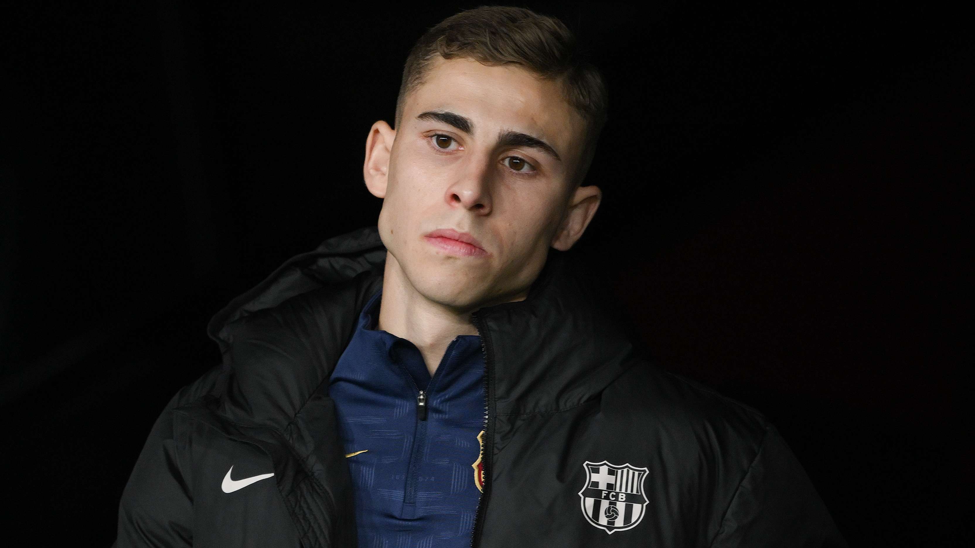 保持密切的 保持密切的